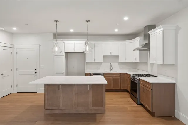 $969,000 | 134 Court Street, Unit 6, Plymouth, MA 02360