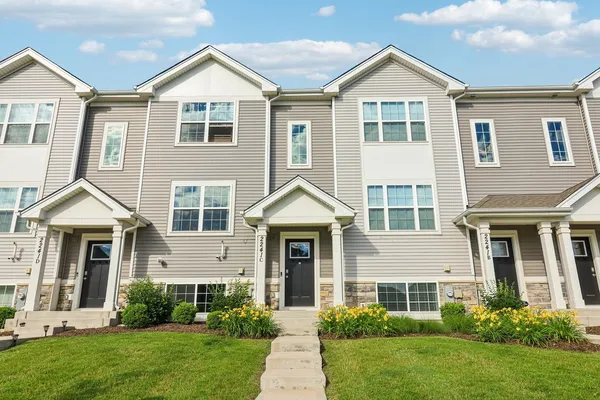 $260,000 | 2241 Sassafras Way, Unit C, Wonder Lake, IL 60097
