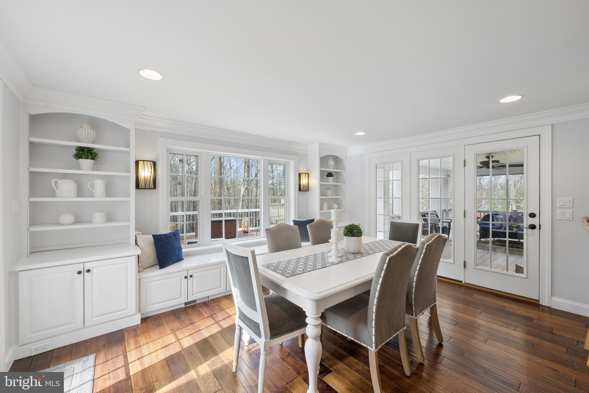 596 Tanglewood Lane Devon, PA 19333 - Photo 13 of 46 BREAKFAST ROOM