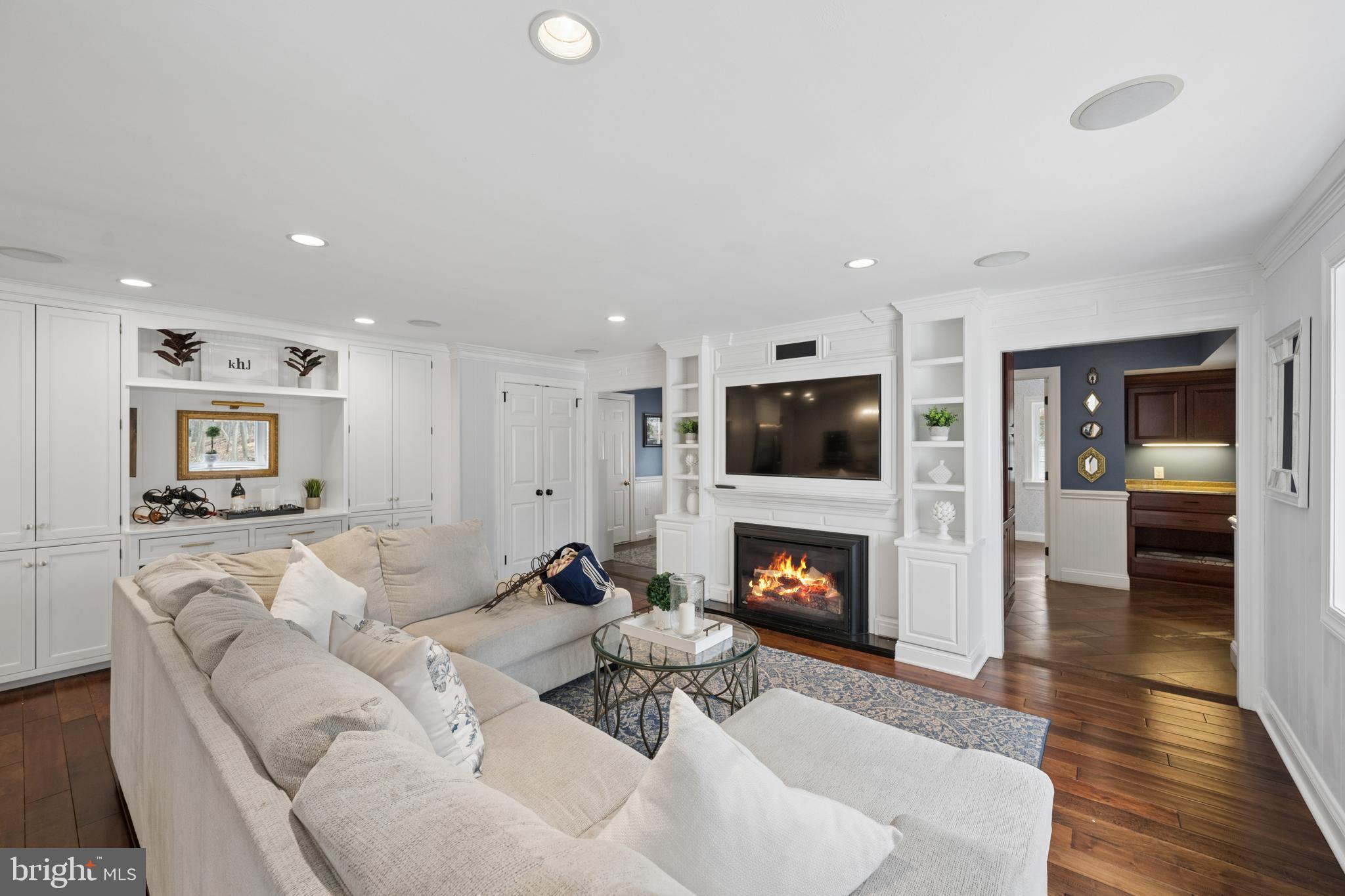 596 Tanglewood Lane Devon, PA 19333 - Photo 15 of 46 FAMILY ROOM