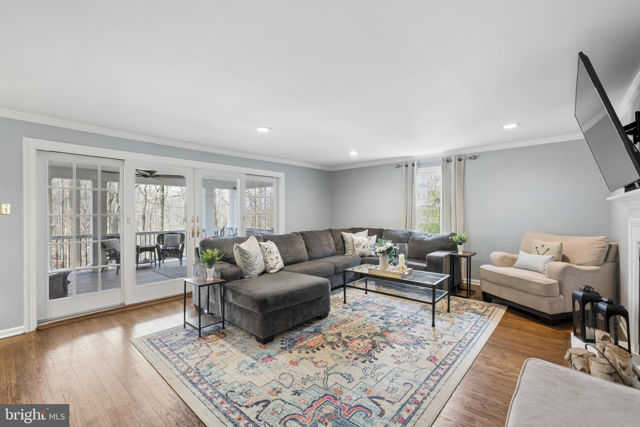 596 Tanglewood Lane Devon, PA 19333 - Photo 4 of 46 LIVING ROOM