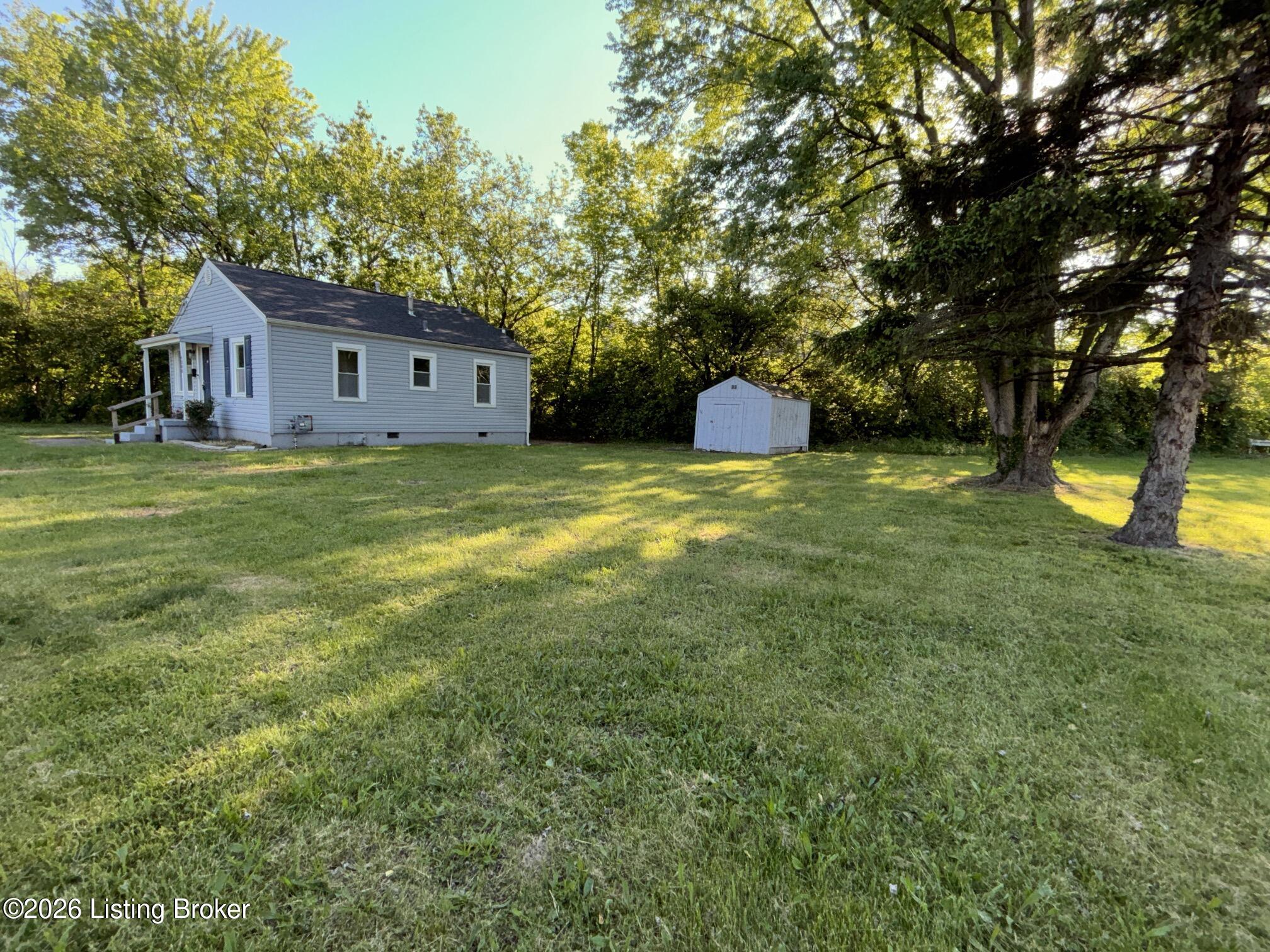 4300 Ronda Avenue Louisville, KY 40216 - Photo 11 of 15 Side