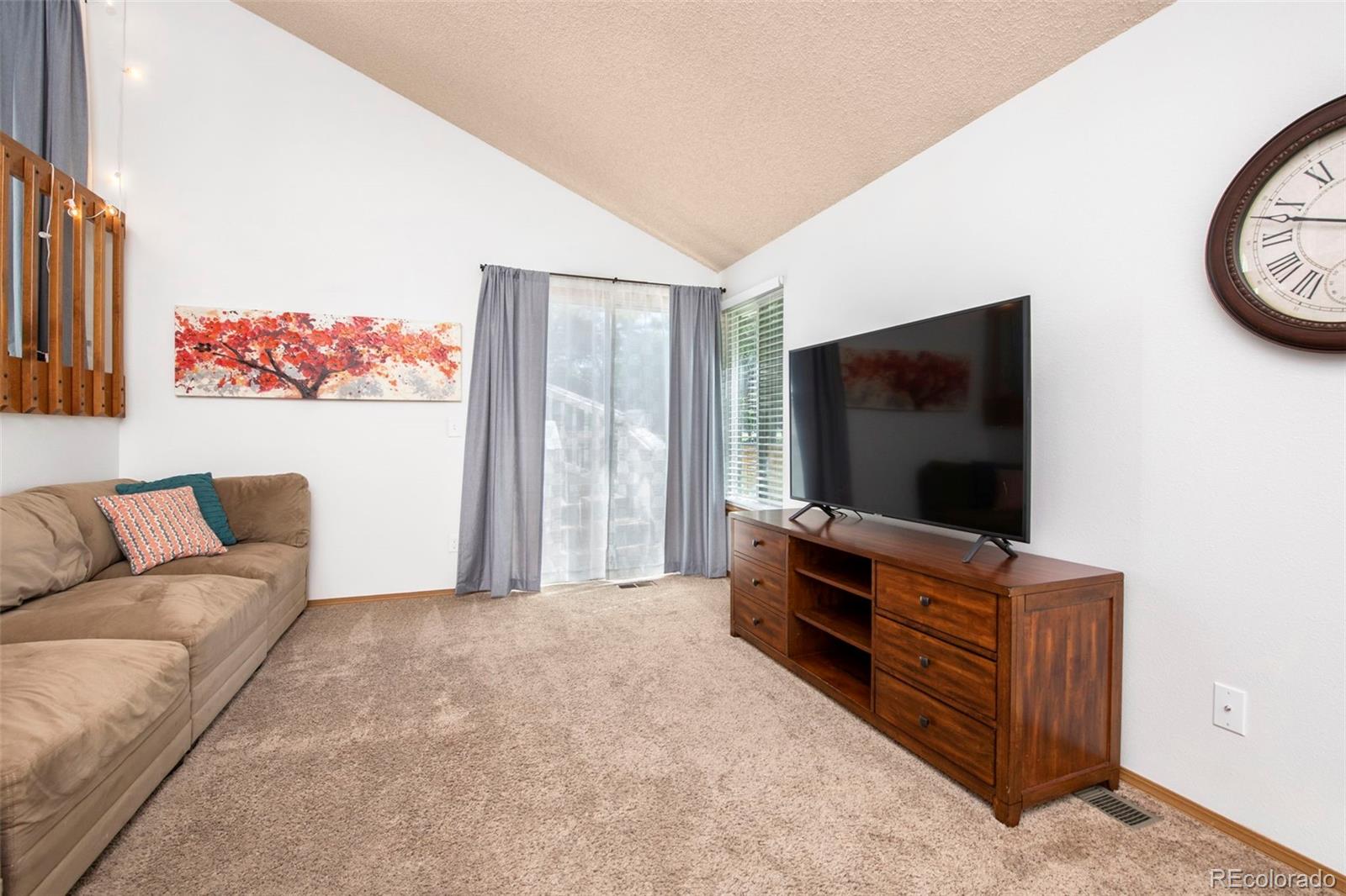 9537 Devon Court Highlands Ranch, CO 80126 - Photo 6 of 27 Gallery Image 6