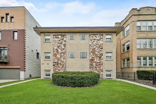 $1,495 | 425 South Kenilworth Avenue, Unit 1SW, Oak Park, IL 60302
