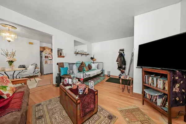 $1,495 | 425 South Kenilworth Avenue, Unit 1SW, Oak Park, IL 60302