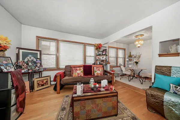 $1,495 | 425 South Kenilworth Avenue, Unit 1SW, Oak Park, IL 60302