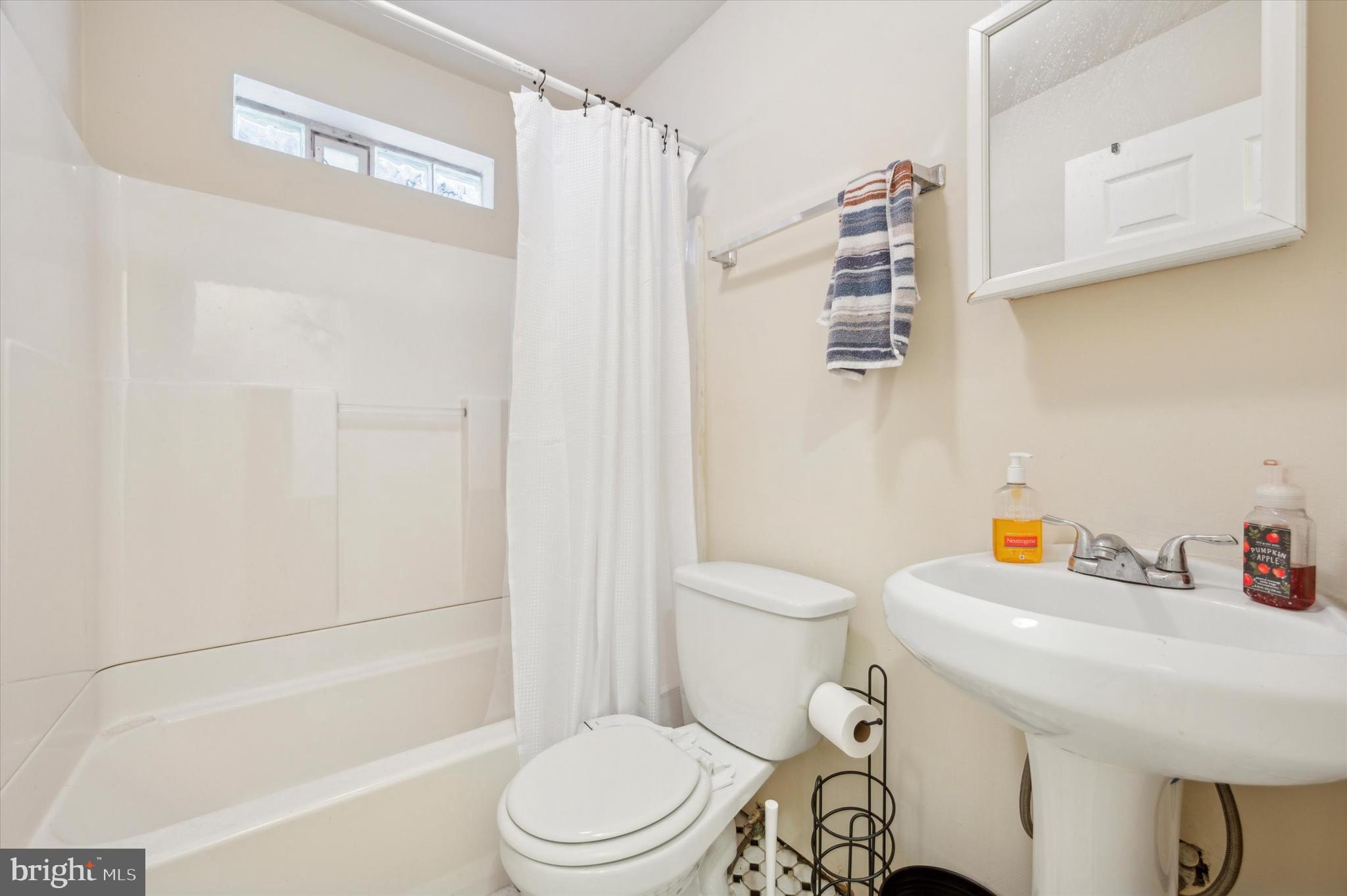 1531 Fontain Street Philadelphia, PA 19121 - Photo 9 of 15