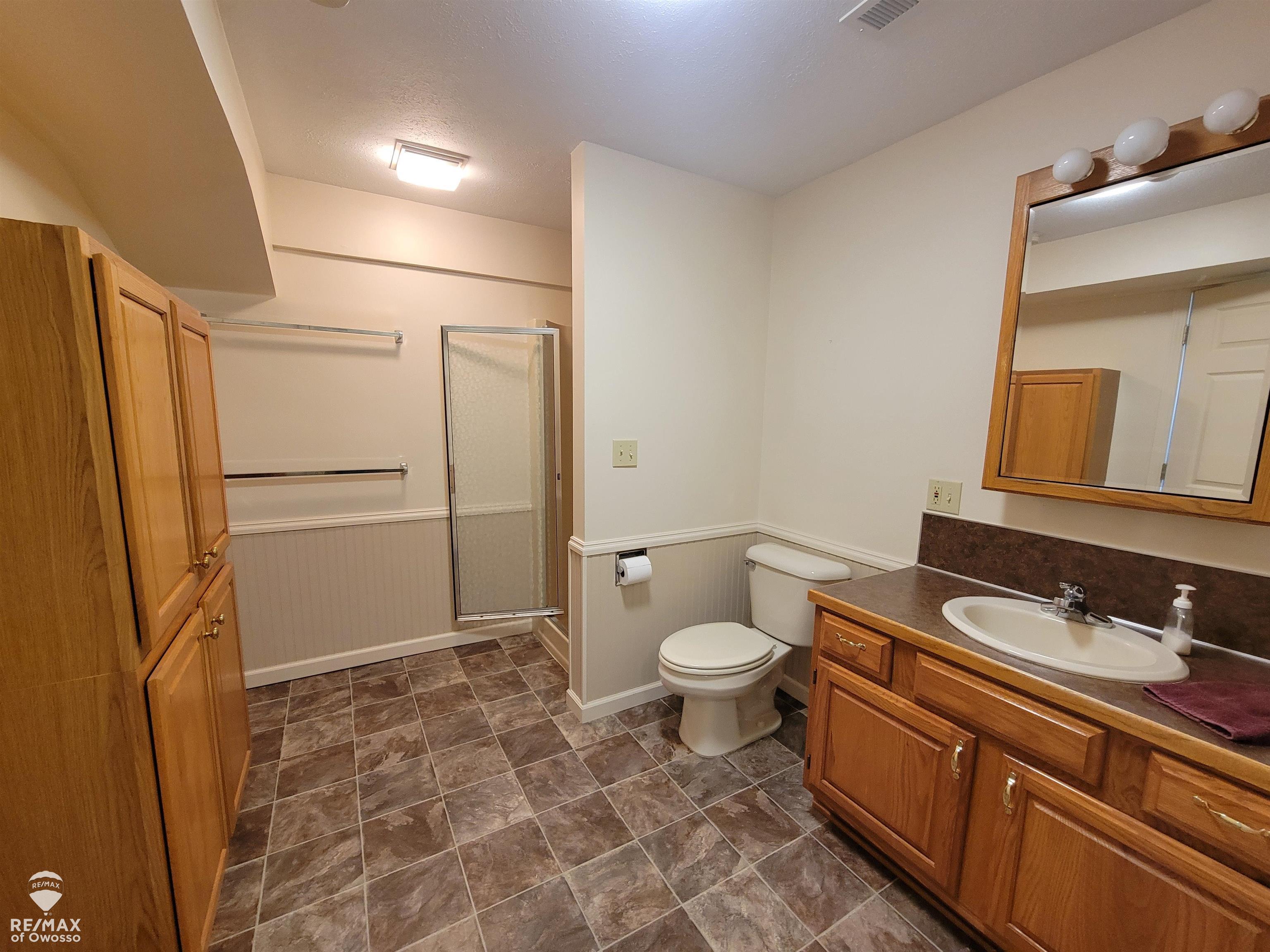 440 West Wilkinson Road Owosso, MI 48867 - Photo 23 of 30 LL Bathroom