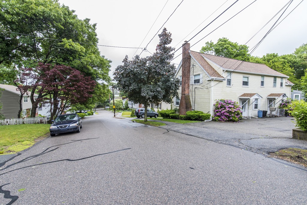 81 Huntington Road Milton, MA 02186 - Photo 8 of 24