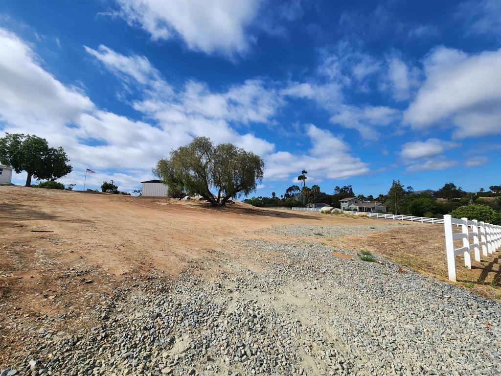1060 Crest View Road Vista, CA 92081 - Photo 16 of 58