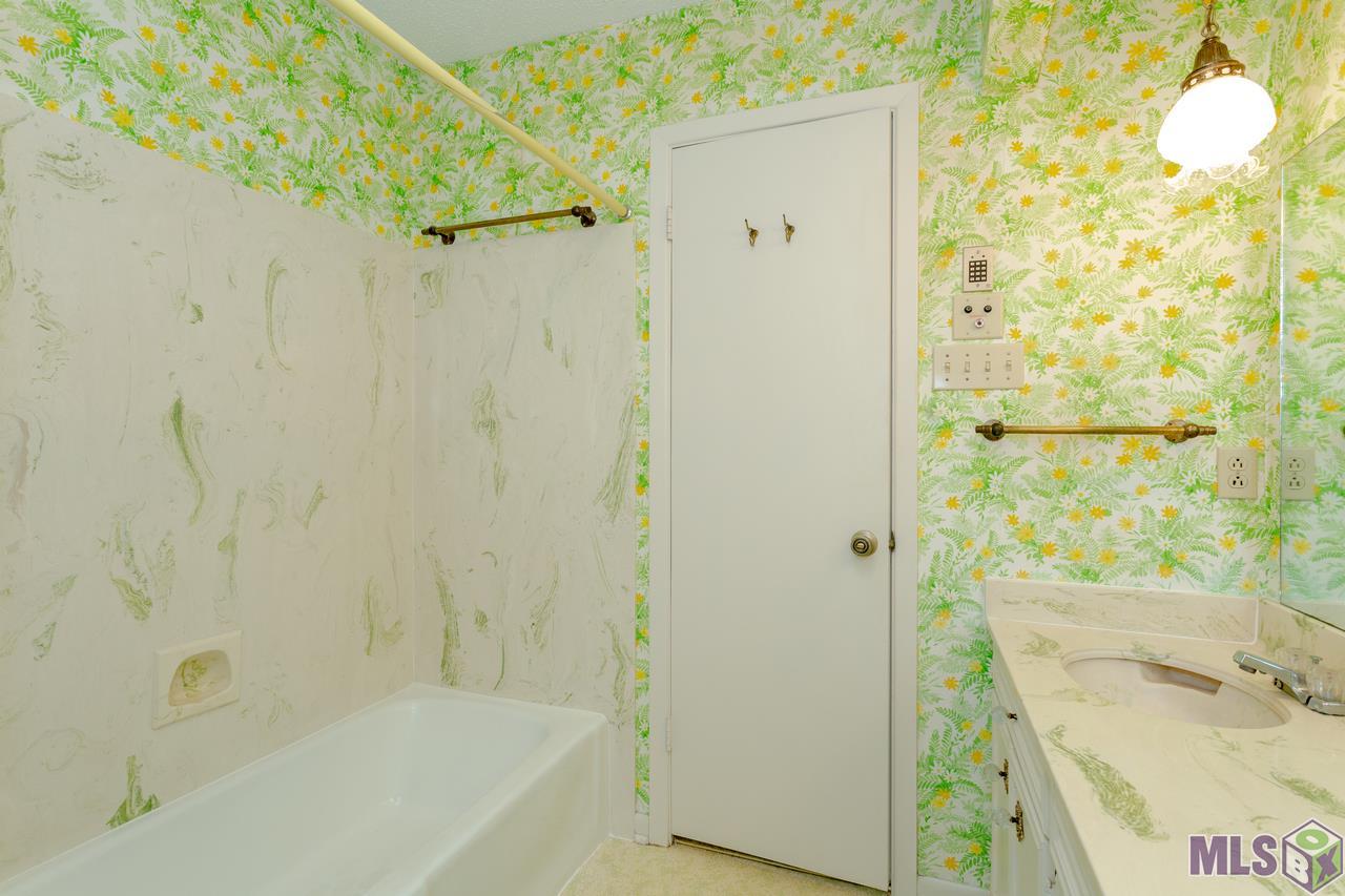 1907 Stonegate Court Baton Rouge, LA 70815 - Photo 13 of 28 Gallery Image 13