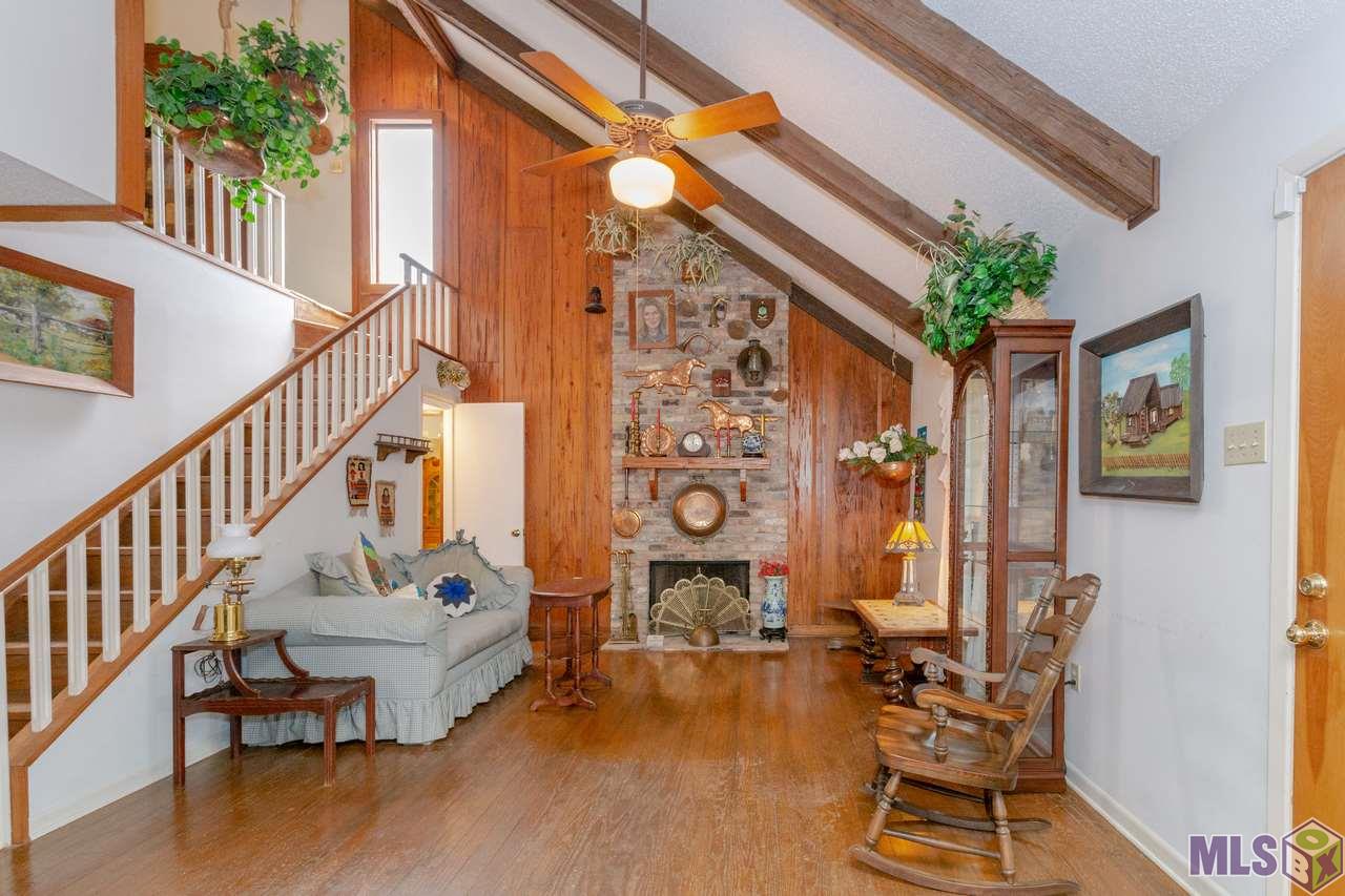 1907 Stonegate Court Baton Rouge, LA 70815 - Photo 4 of 28 Gallery Image 4