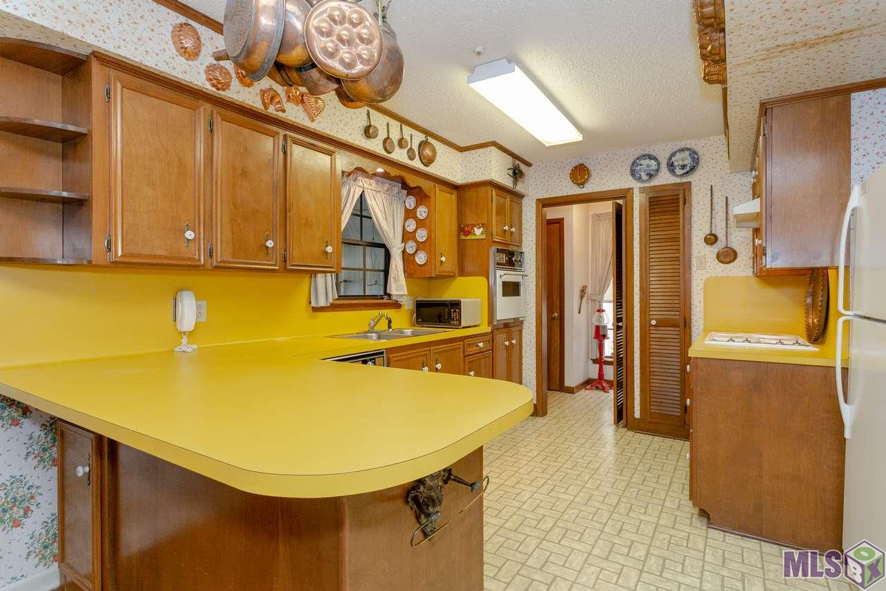 1907 Stonegate Court Baton Rouge, LA 70815 - Photo 5 of 28 Gallery Image 5