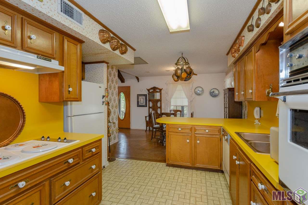 1907 Stonegate Court Baton Rouge, LA 70815 - Photo 9 of 28 Gallery Image 9