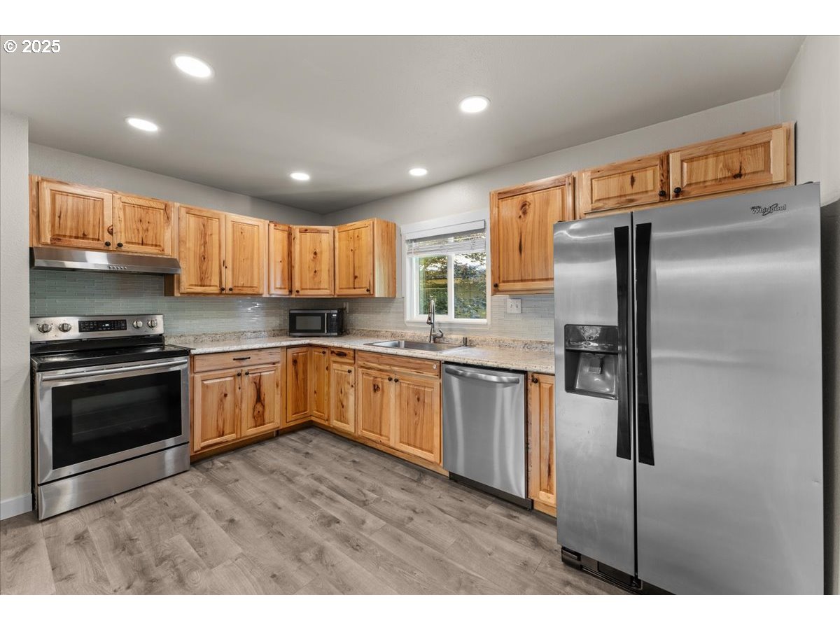 1527 Southeast 7th Avenue Camas, WA 98607 - Photo 14 of 40