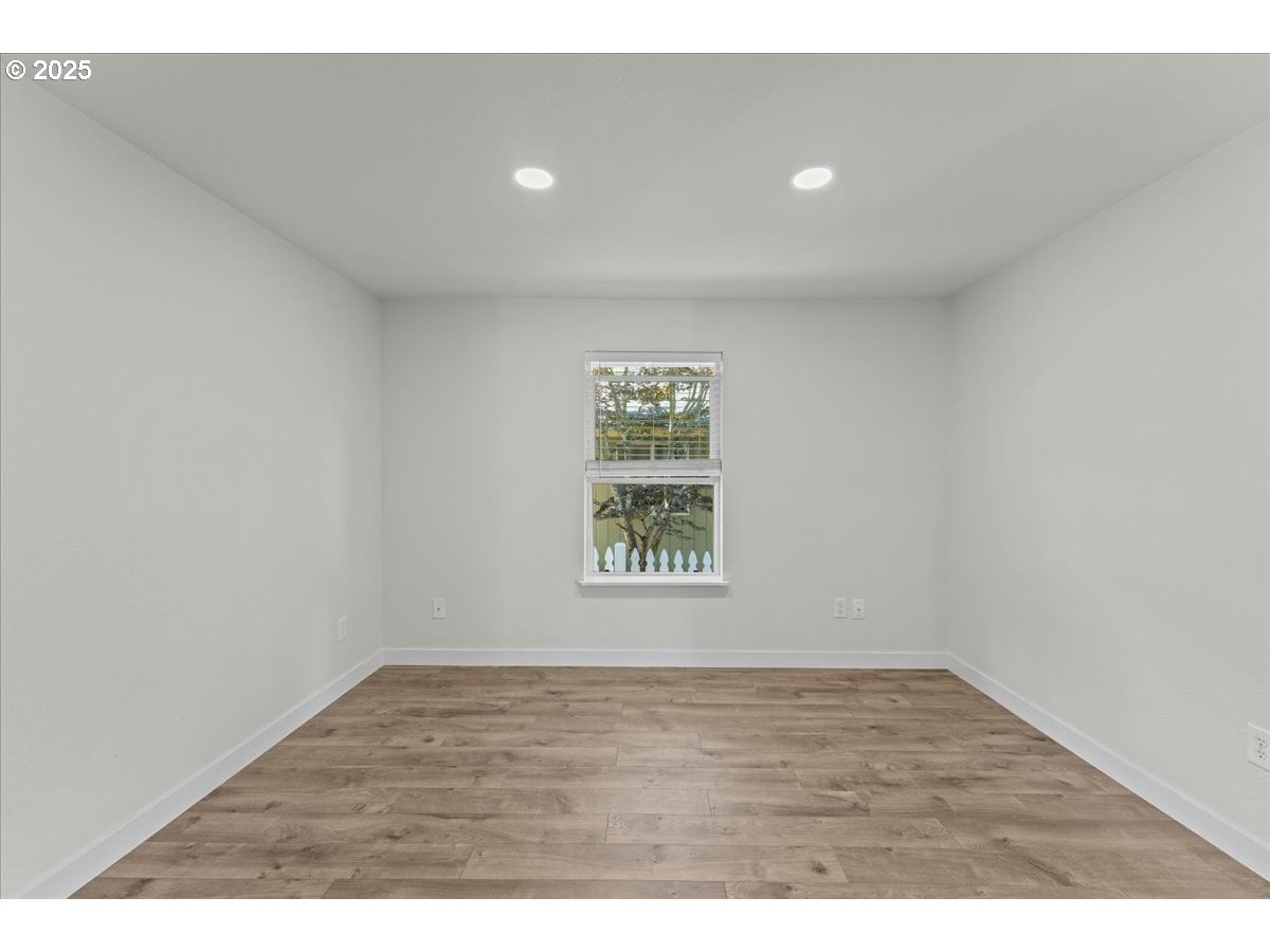 1527 Southeast 7th Avenue Camas, WA 98607 - Photo 17 of 40 Bedroom