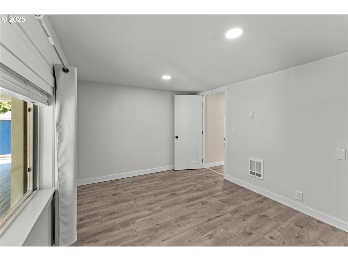 1527 Southeast 7th Avenue Camas, WA 98607 - Photo 20 of 40 Bedroom
