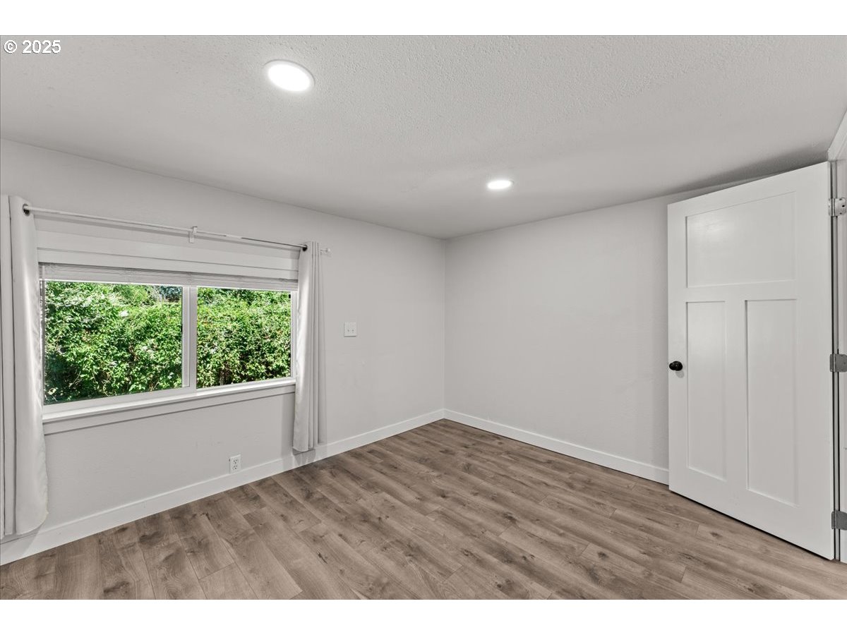 1527 Southeast 7th Avenue Camas, WA 98607 - Photo 21 of 40 Bedroom