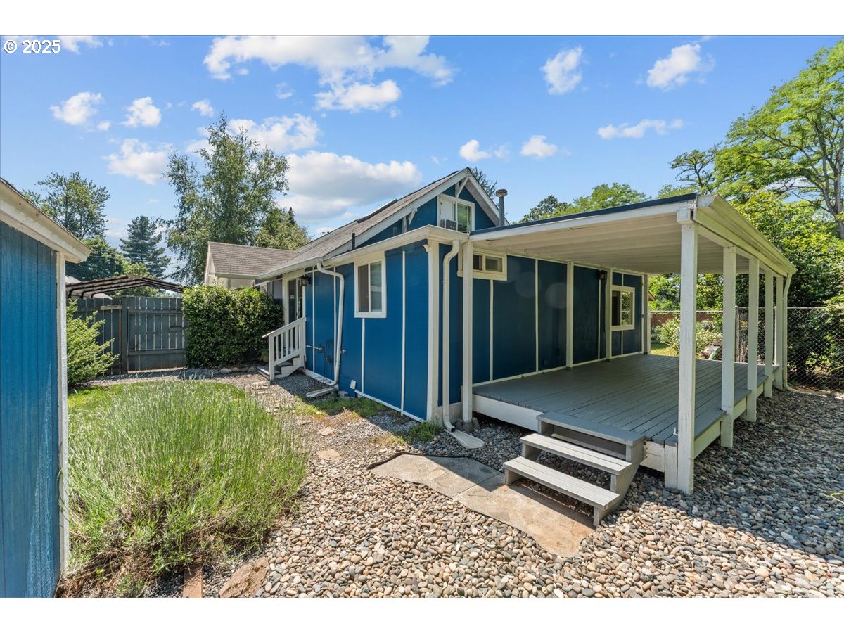 1527 Southeast 7th Avenue Camas, WA 98607 - Photo 26 of 40 Covered Porch