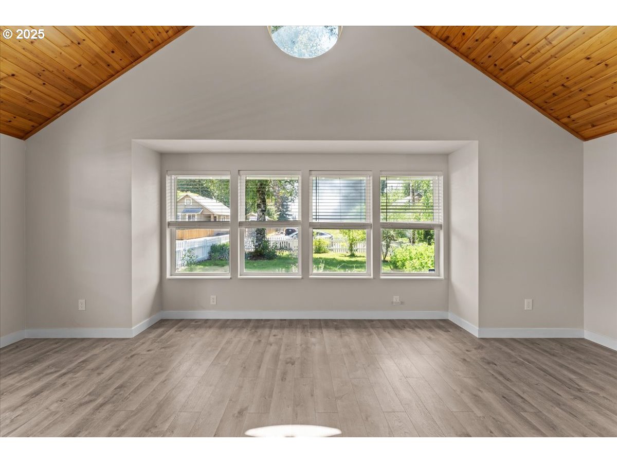 1527 Southeast 7th Avenue Camas, WA 98607 - Photo 6 of 40 Living Room