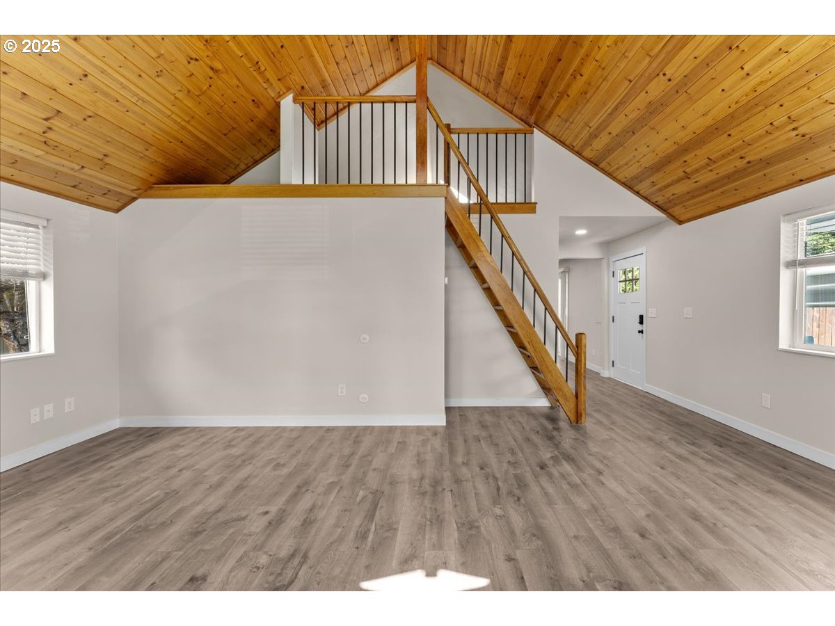 1527 Southeast 7th Avenue Camas, WA 98607 - Photo 7 of 40 Living Room