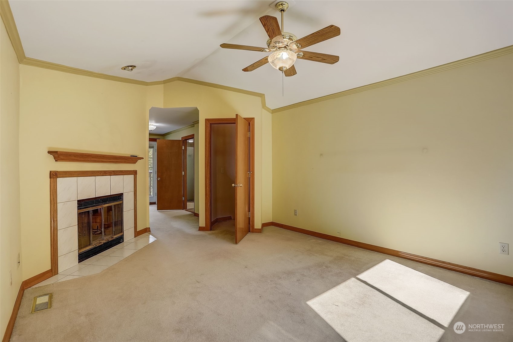 18600 East Spring Lake Drive Southeast Renton, WA 98058 - Photo 24 of 39 a view of a livingroom with a fireplace