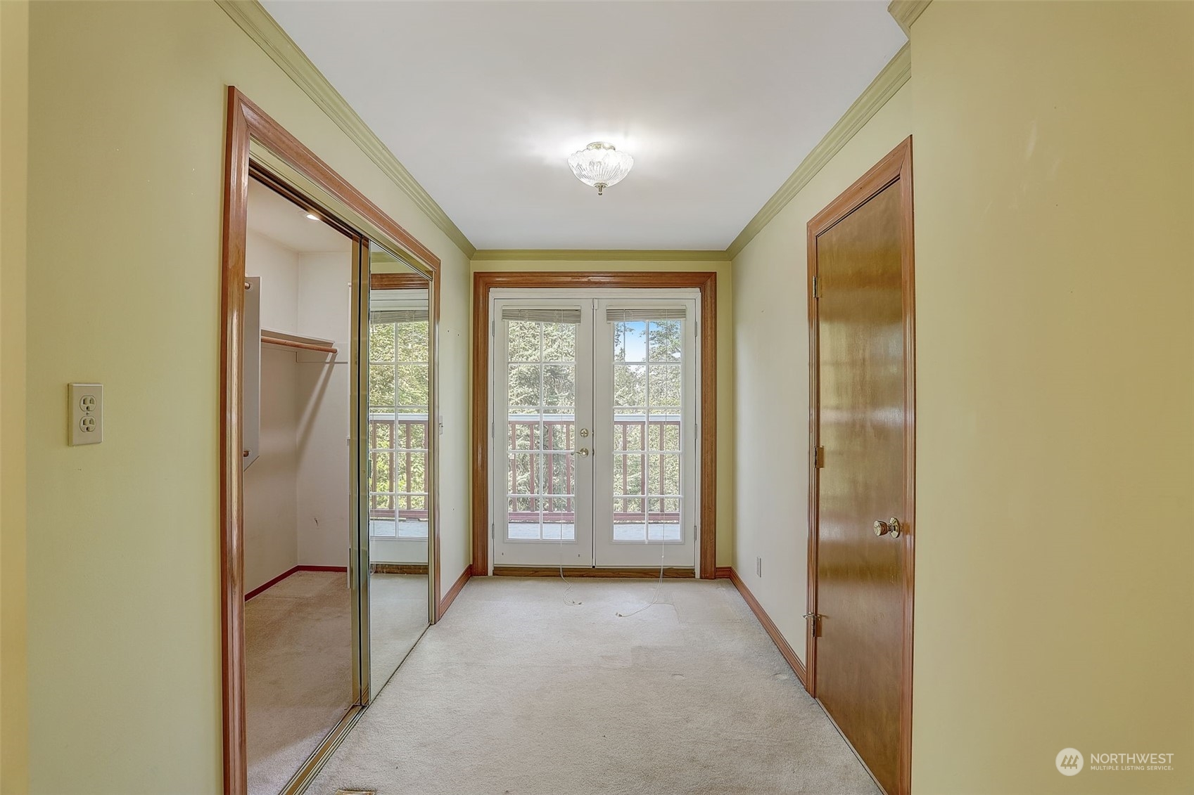 18600 East Spring Lake Drive Southeast Renton, WA 98058 - Photo 25 of 39 a view of a hallway with windows