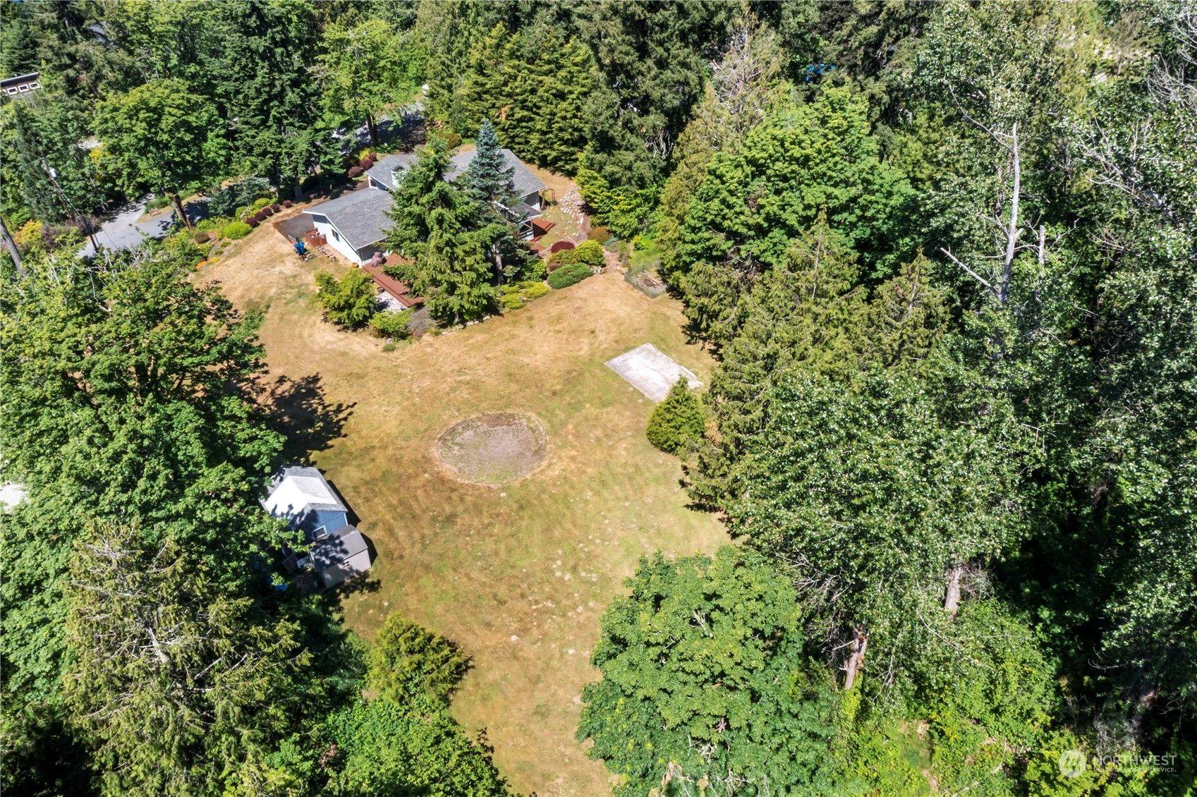 18600 East Spring Lake Drive Southeast Renton, WA 98058 - Photo 36 of 39 a view of a garden with plants