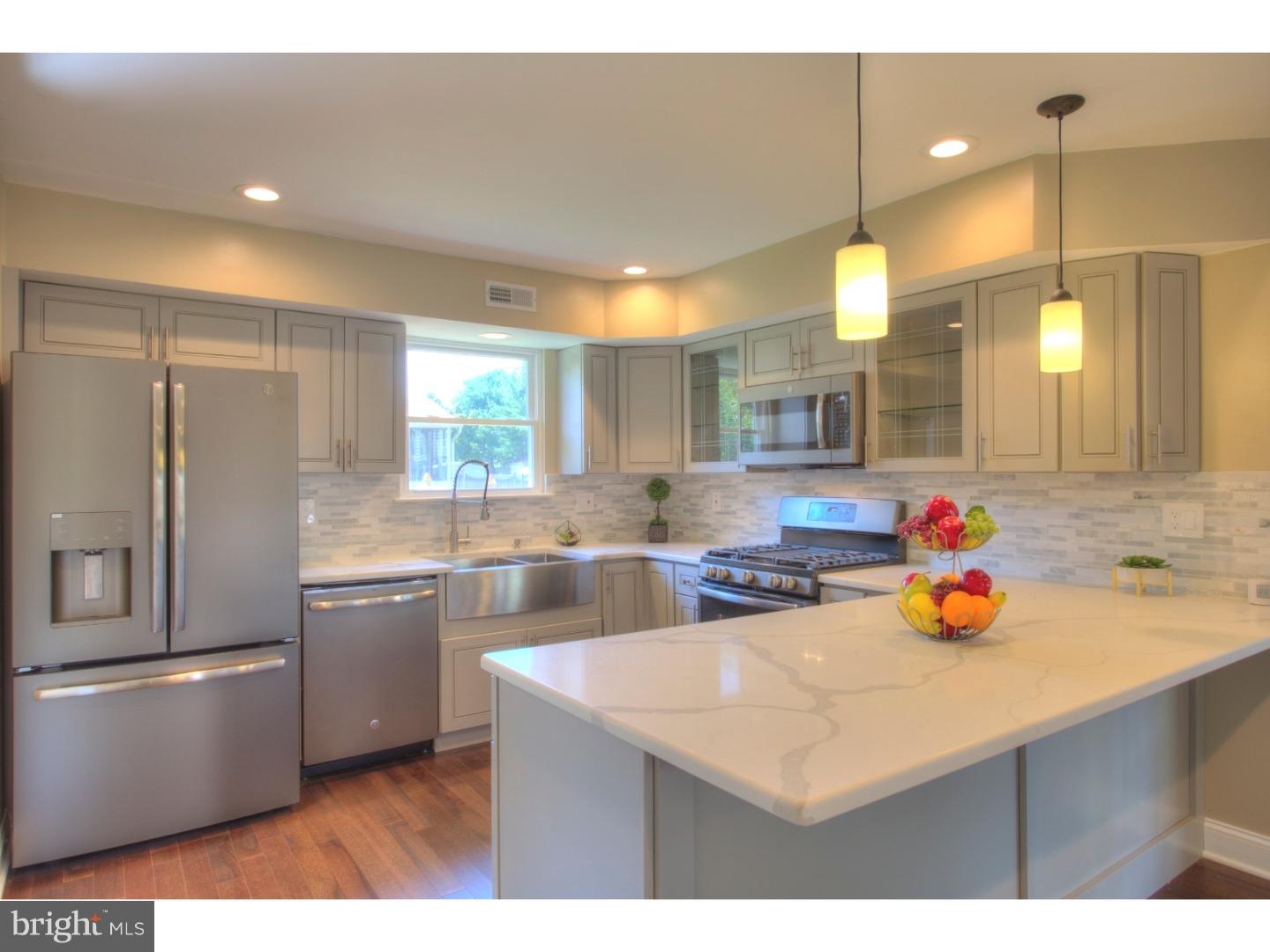 19 Stratford Road Clementon, NJ 08021 - Photo 1 of 25 Kitchen
