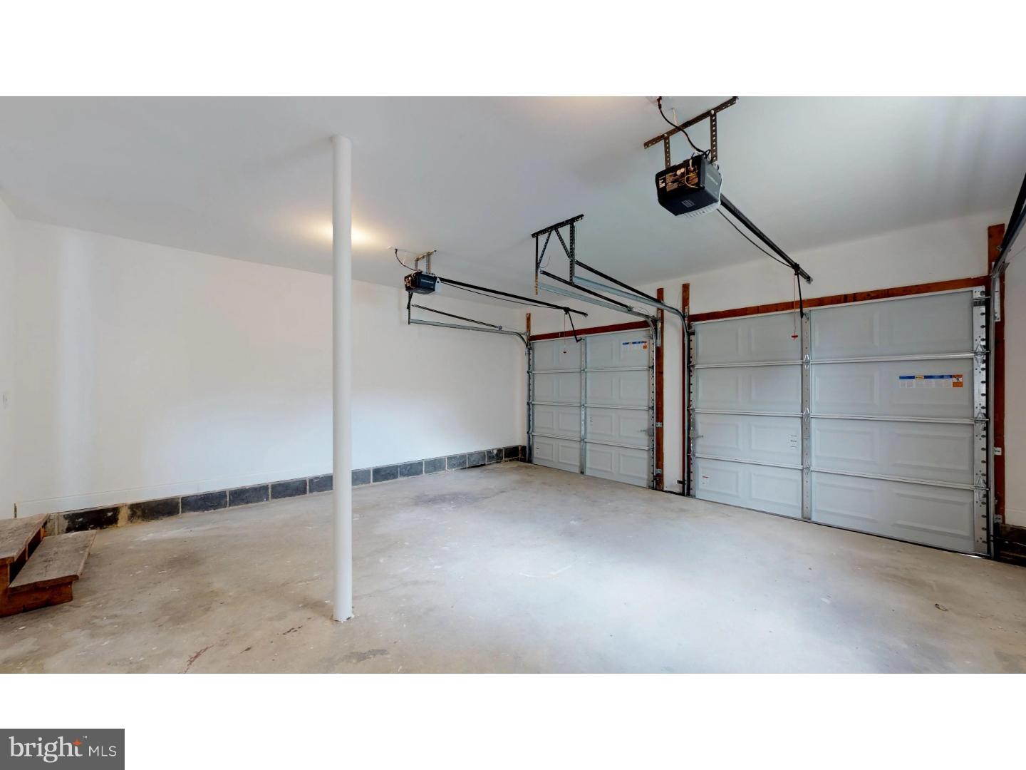 19 Stratford Road Clementon, NJ 08021 - Photo 21 of 25 Garage