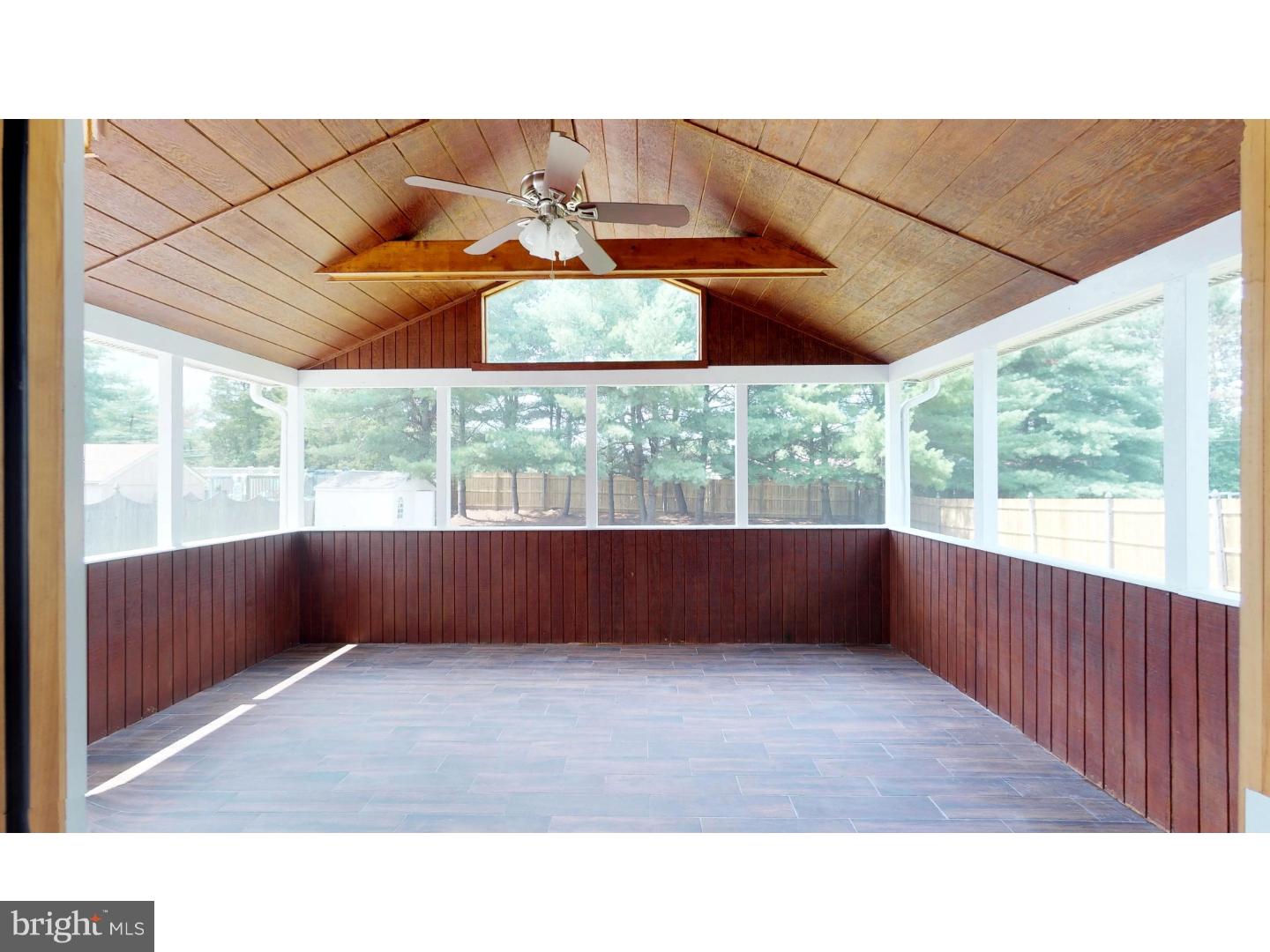 19 Stratford Road Clementon, NJ 08021 - Photo 23 of 25 Sun Room