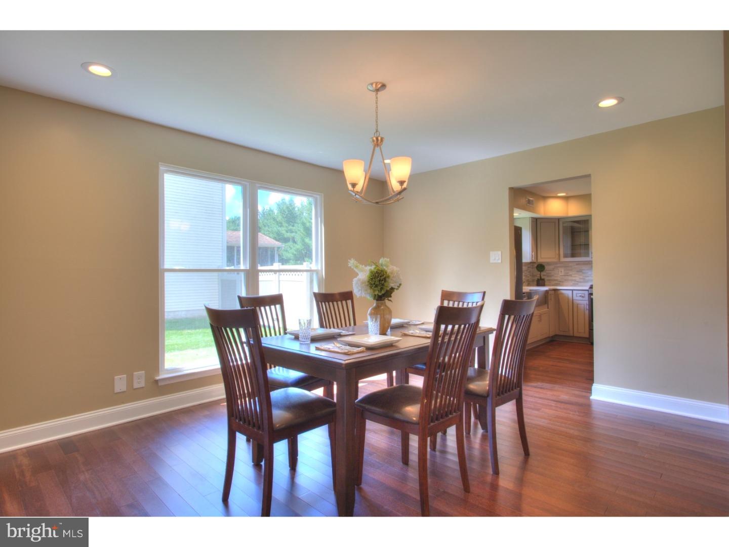 19 Stratford Road Clementon, NJ 08021 - Photo 4 of 25 Dining Room