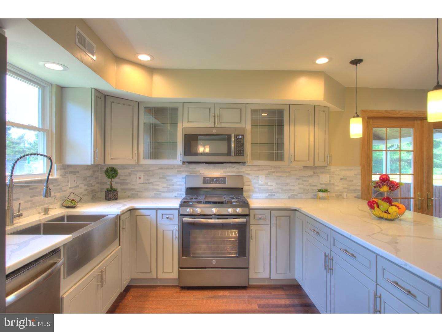 19 Stratford Road Clementon, NJ 08021 - Photo 5 of 25 Kitchen