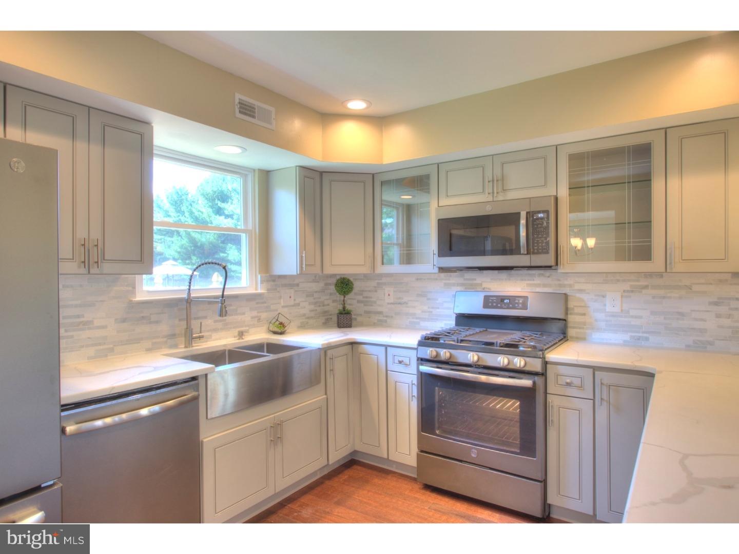 19 Stratford Road Clementon, NJ 08021 - Photo 6 of 25 Kitchen