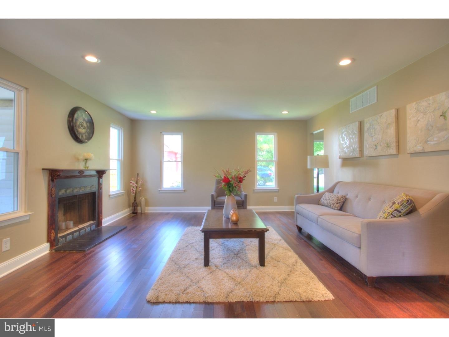 19 Stratford Road Clementon, NJ 08021 - Photo 7 of 25 Family Room