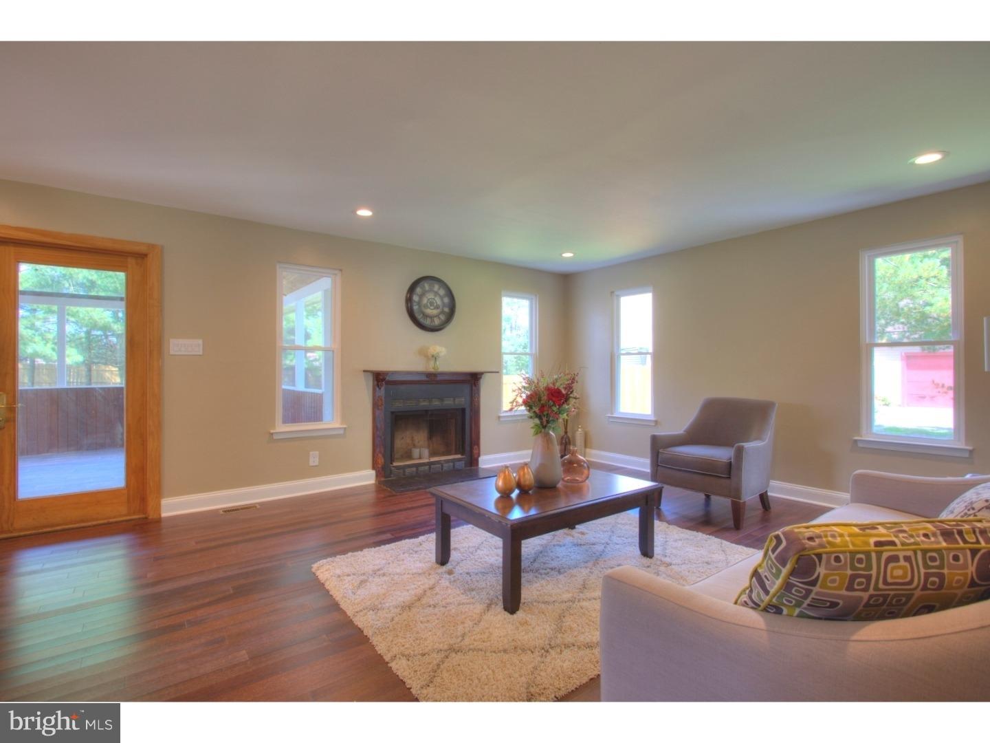 19 Stratford Road Clementon, NJ 08021 - Photo 8 of 25 Family Room