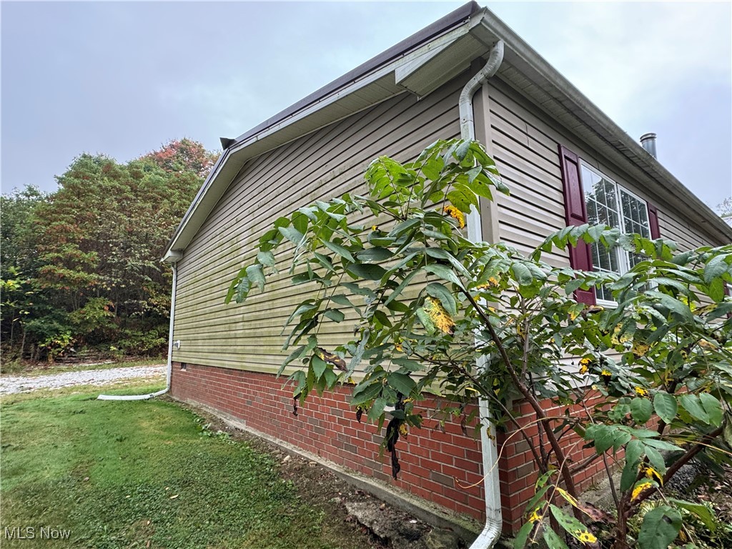 8366 Rochester Road East Rochester, OH 44625 - Photo 20 of 23