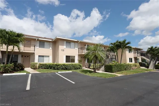$2,000 | 118 Palm Drive, Unit 8, Naples, FL 34112