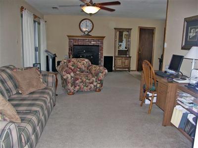 826 West Carpenter Avenue Reedley, CA 93654 - Photo 5 of 15 Gallery Image 5