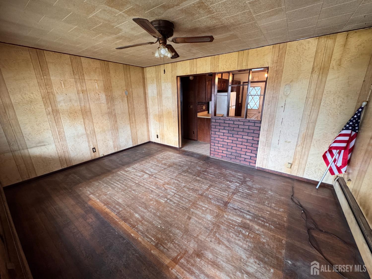 554 Ridgeway Avenue Sayreville, NJ 08879 - Photo 3 of 42