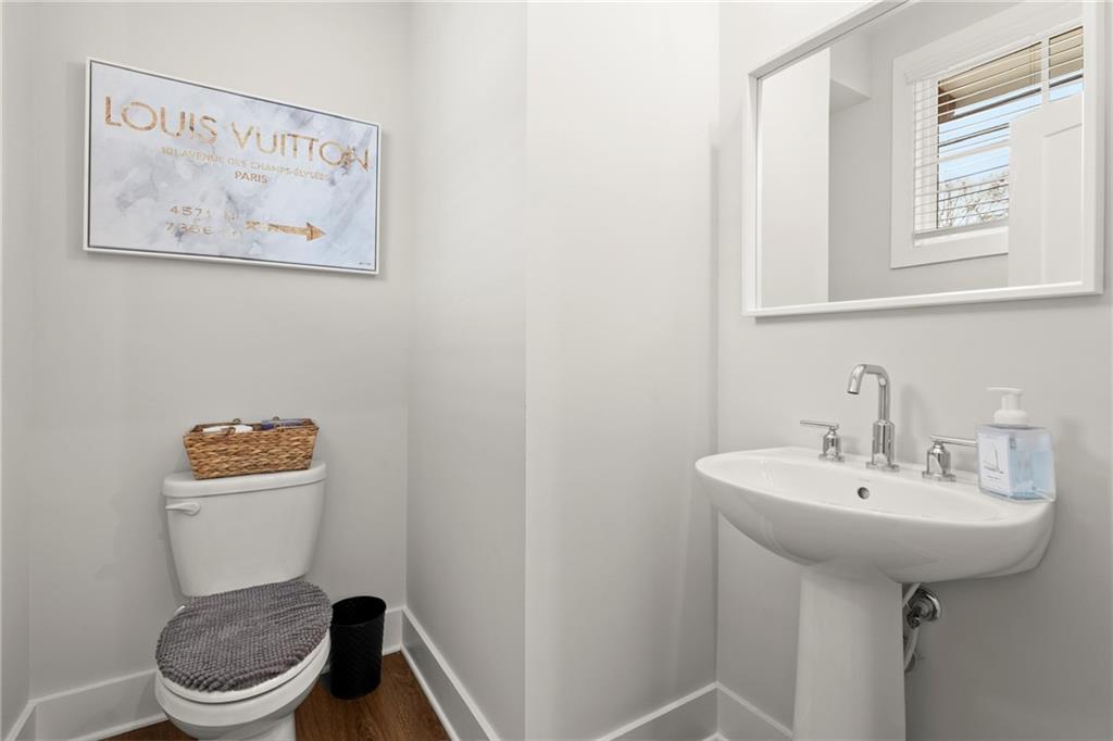 146 Chestnut Circle Atlanta, GA 30342 - Photo 28 of 32