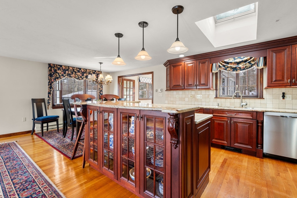 84 Crosby Road Marlborough, MA 01752 - Photo 2 of 27