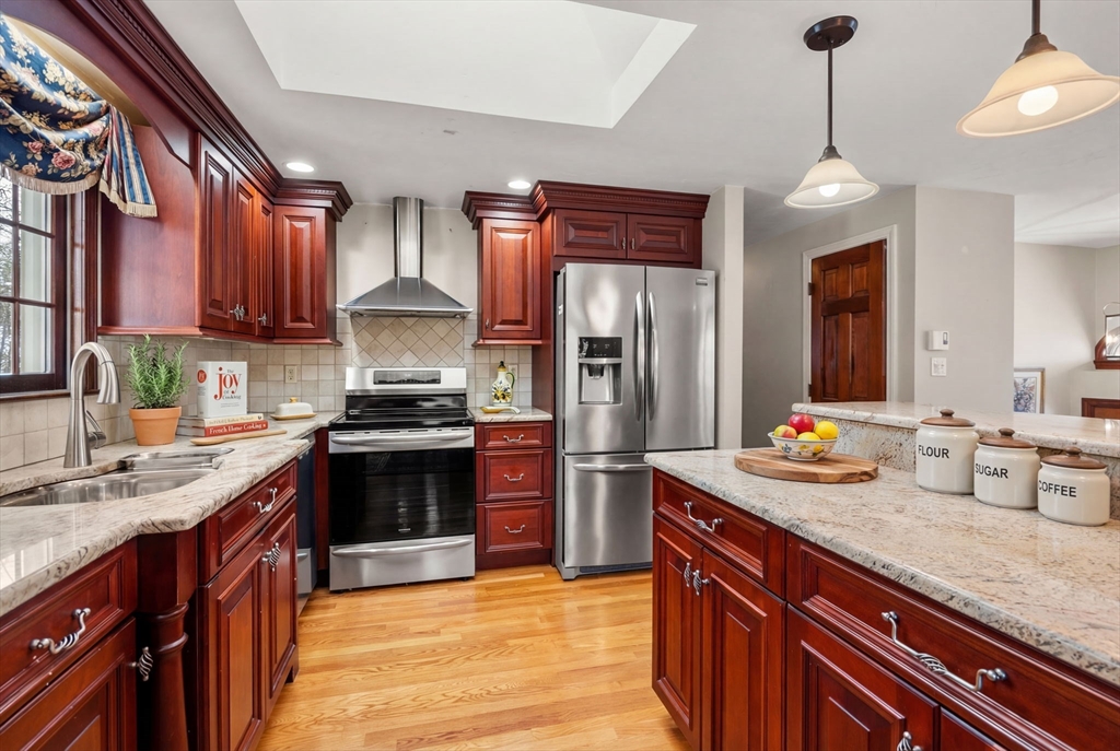 84 Crosby Road Marlborough, MA 01752 - Photo 4 of 27