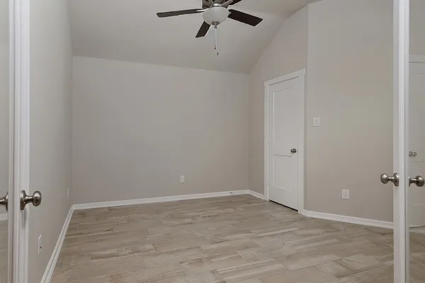 $2,500 | 151 Silva Creek Trail, Conroe, TX 77318