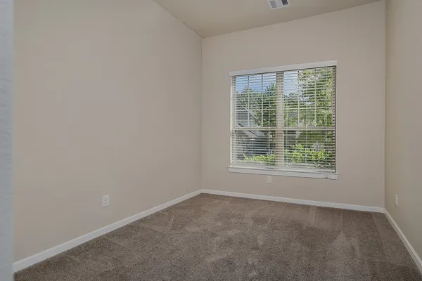 $2,500 | 151 Silva Creek Trail, Conroe, TX 77318