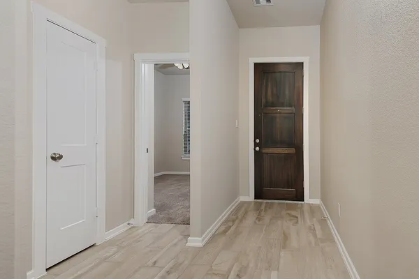 $2,500 | 151 Silva Creek Trail, Conroe, TX 77318