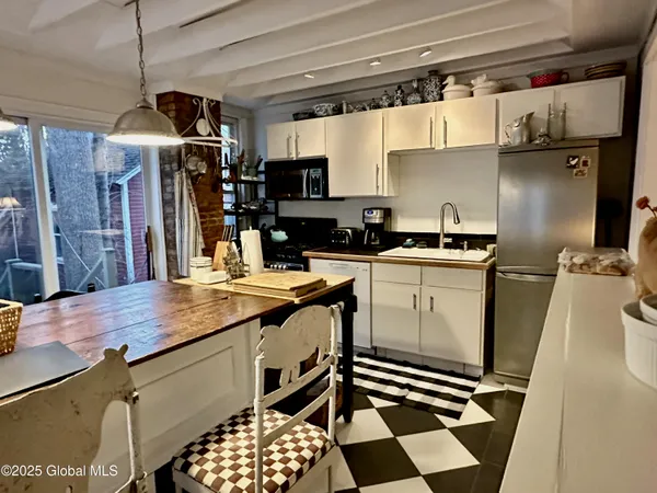 $12,000 | 246 Church Street, Saratoga Springs, NY 12866