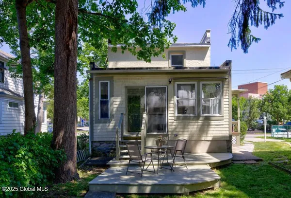 $12,000 | 246 Church Street, Saratoga Springs, NY 12866