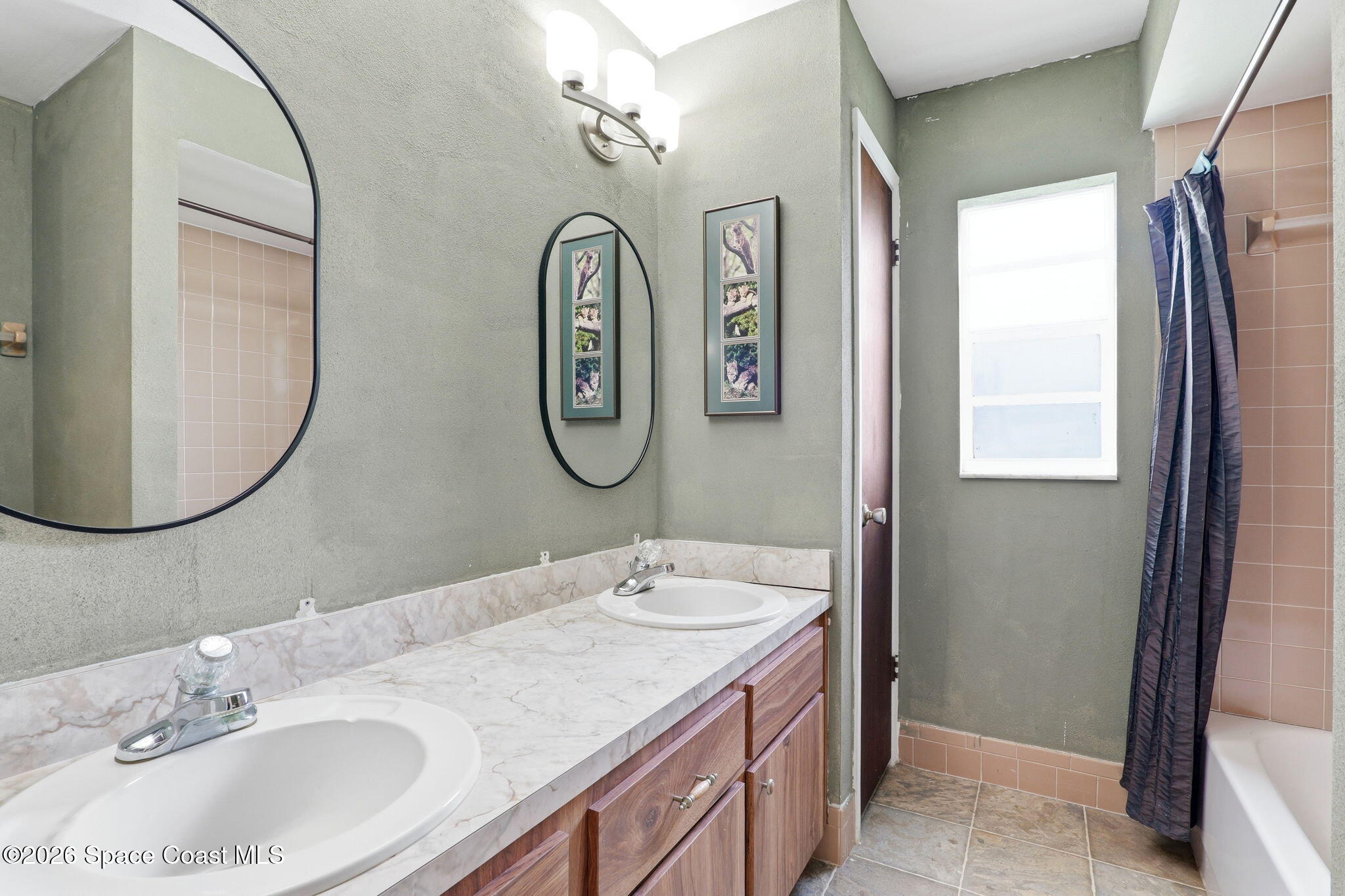 1971 Tallpalm Road Melbourne, FL 32935 - Photo 23 of 45 Hall Bath