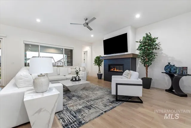 $1,339,000 | 207 South Eagles Roost Way, Eagle, ID 83616